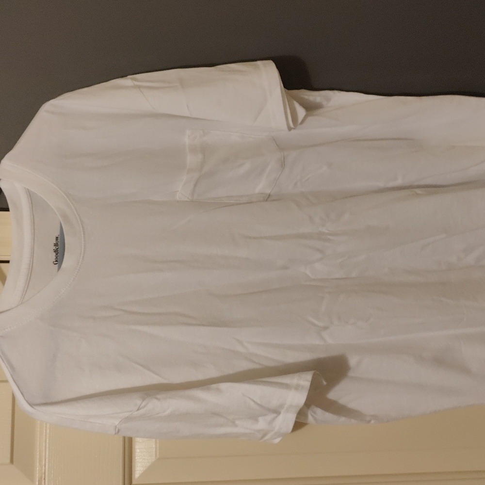 Men's extra large white short sleeve T-shirt